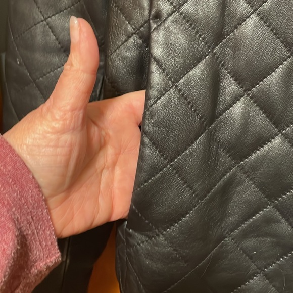 Coldwater Creek Black Quilted Leather Coat Size Medium - Picture 4 of 9